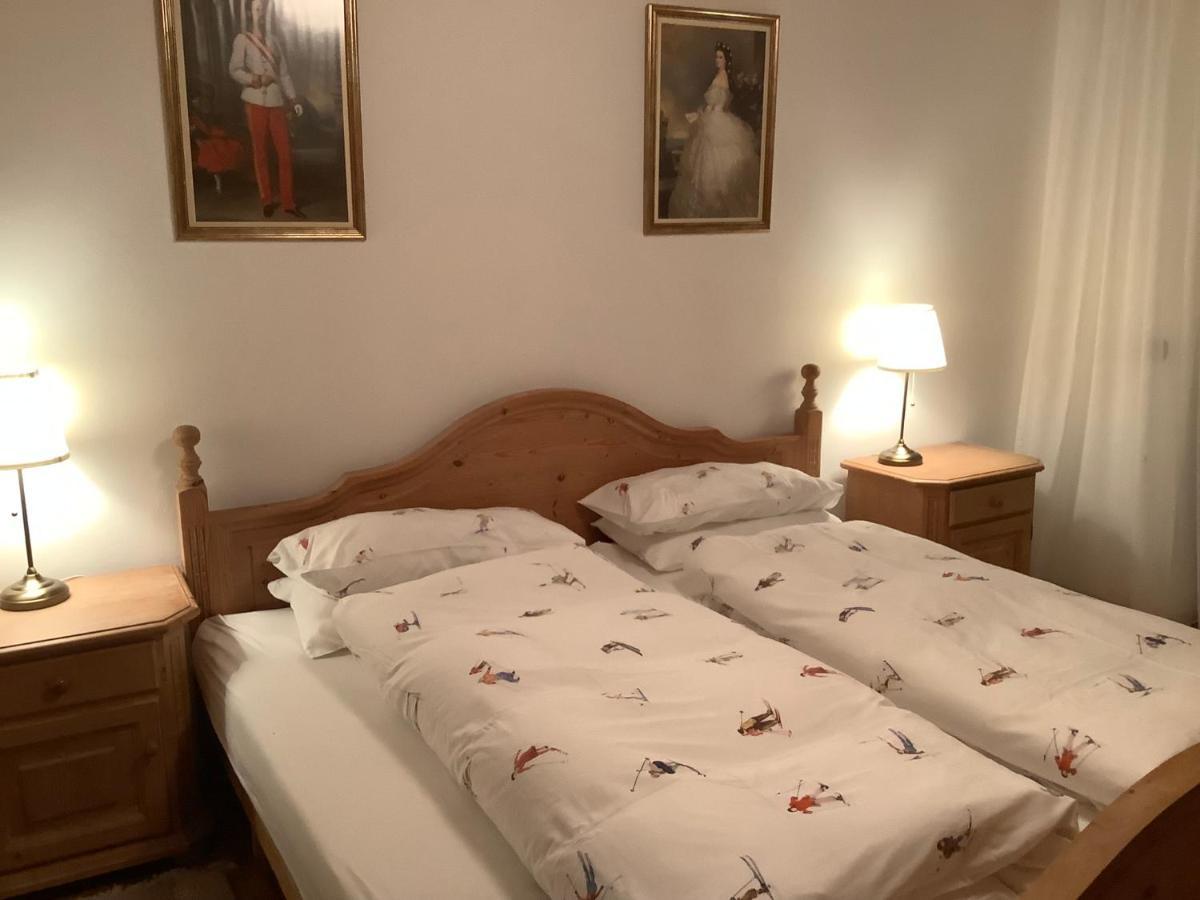 Cosy Apartment Bad Ischl In Quiet Residential Area - Newly Renovated Buitenkant foto
